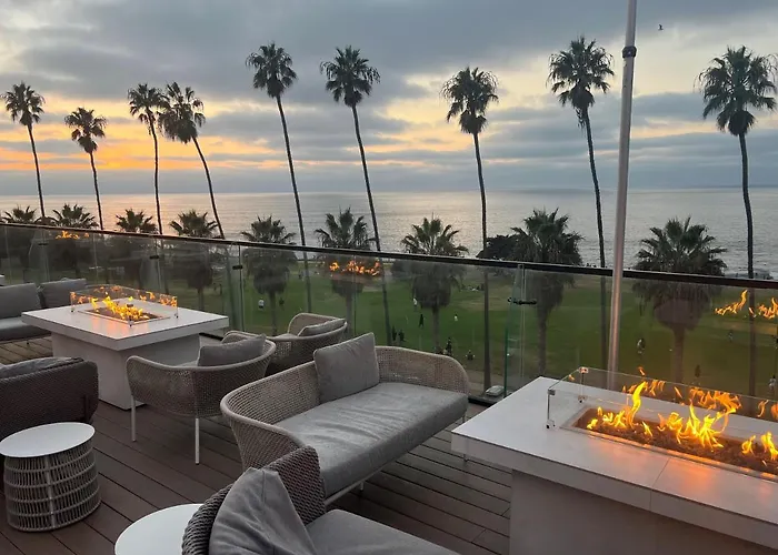 La Jolla Cove Suites